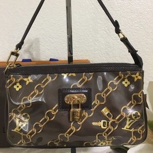 Authentic pochette